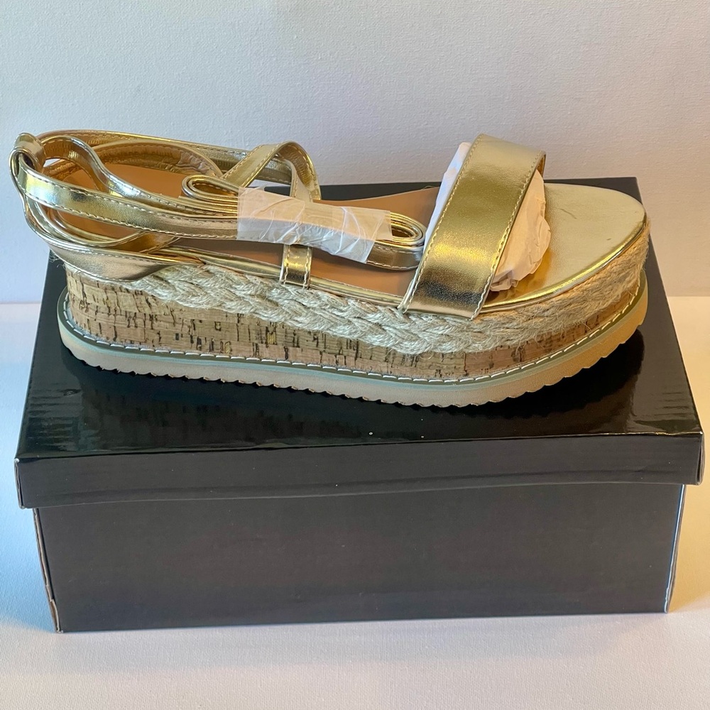 NIB PrettyLittleThing Metallic Gold Sandals Size 6/39 in UK/EU and U.S. Size 8 - Picture 6 of 8